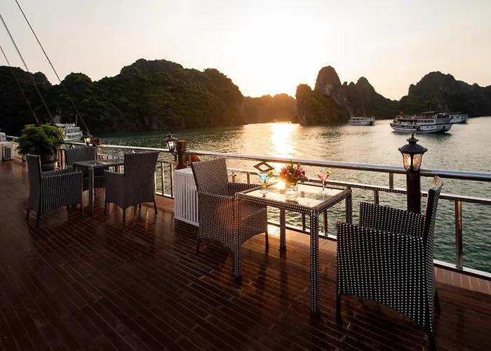Garden Legend Cruise Khách sạn Hạ Long