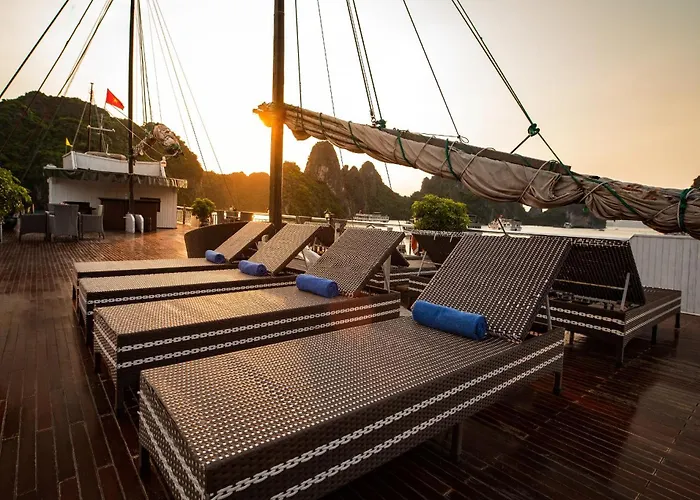 Garden Legend Cruise Hạ Long