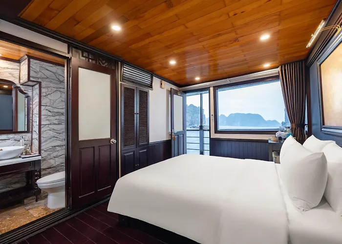 Khách sạn Garden Legend Cruise Hạ Long