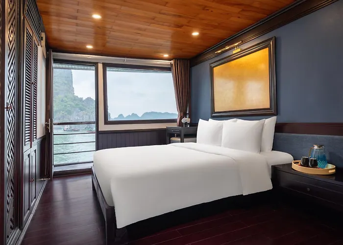 Khách sạn Garden Legend Cruise Hạ Long